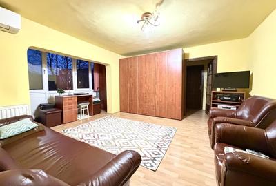 Apartament spatios, 3 camere, 70 mp utili - zona Dacia - 1
