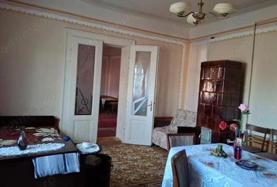 Casă cu 3 camere cu Teren 3600 Mp în Central - 6