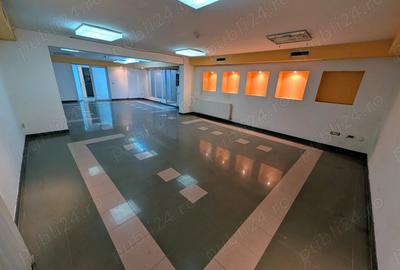 Spațiu comercial, de 70 mp, în Central - 3