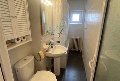 Garsonieră decomandată, mobilată în Tei - 8