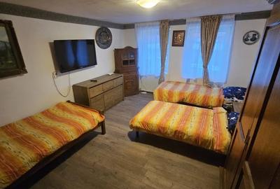 Casă individuală cu 2 camere cu Canalizare în Central - 1