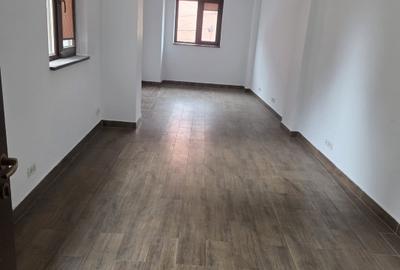 Birou, 263 mp în Unirii - 7