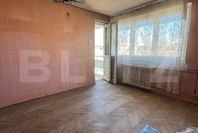 Apartament cu 3 camere semidecomandat în Drumul Taberei
