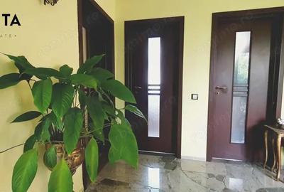 Casă cu 5 camere cu Teren 733 Mp în Luna - 9