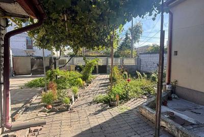 Casa 3 camere - Amzacea - 130.000 euro (Cod E11) - 3