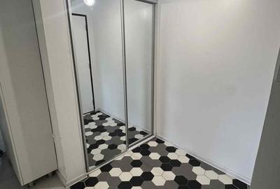 Apartament cu 3 camere decomandat în Exterior Vest