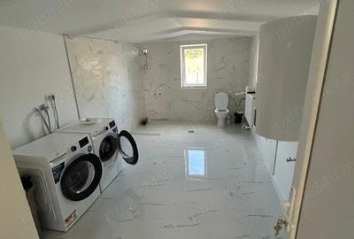 Casă cu 6 camere cu Teren 1500 Mp în Florica - 2