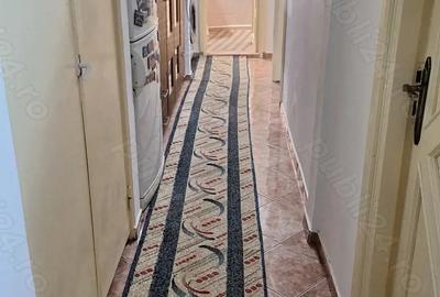 Apartament cu 3 camere decomandat în Sărari - 3