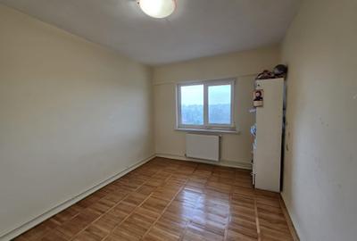Apartament cu 4 camere decomandat în Central - 16