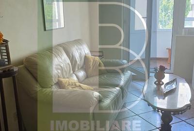 Apartament cu 3 camere semidecomandat în Tineretului