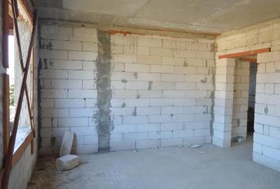 Casă cu 7 camere cu Teren 1800 Mp în Mănăstirea Doamnei - 6