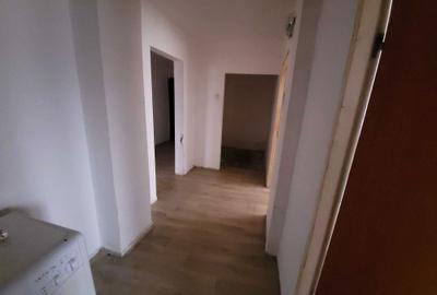 Apartament cu 3 camere decomandat în Central - 3