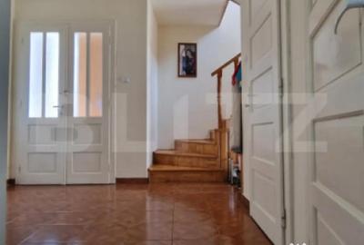 Casă cu 5 camere cu Teren 241 Mp în Central - 9