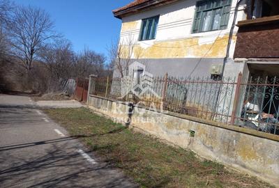 Casă individuală cu 6 camere cu Canalizare în Cerișor - 2