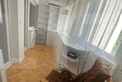 Apartament de vanzare, cu 3 camere, zona Universitate - Ateneul Roman - 5