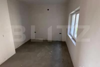Casă cu 4 camere cu Teren 500 Mp în Central