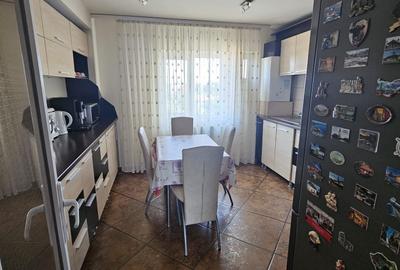 Apartament cu 4 camere decomandat în Central - 4
