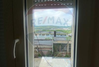 Apartament cu 3 camere decomandat în Central - 18