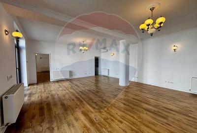 Birou, de 118 mp, în Dacia - 3