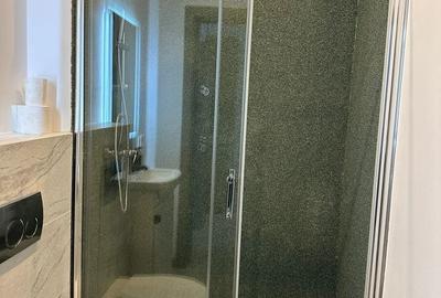 Spațiu comercial, de 35 mp, în Central - 8