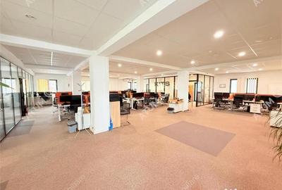 Spațiu comercial, de 1,015 mp, în Central - 3