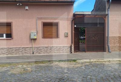 Casă cu 4 camere cu Teren 350 Mp în Central - 12