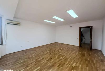 Casă cu 4 camere cu Garaj în Militari - 1