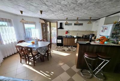 Casă cu 5 camere cu Canalizare în Colonia Bod - 8