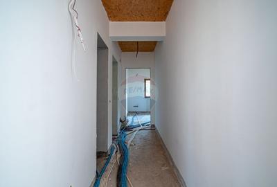 Casă cu 7 camere cu Teren 502 Mp în Piatra Arsă - 5