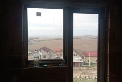 Casă cu 6 camere cu Teren 700 Mp în Șura Mare