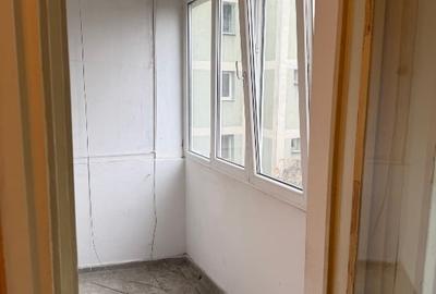 Apartament 3 cam 61 mp semidecomandat 2 bai etaj 2/4 bloc anvelopat Piata Minis - 9