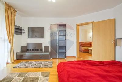 Casă cu 7 camere cu Teren 1167 Mp în Tractorul - 23