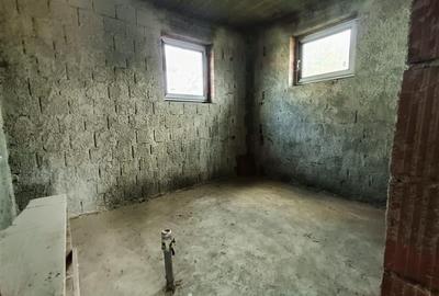 Casa la rosu cu 3 dormitoare, garaj si bransamente utilitati, Harman - 14