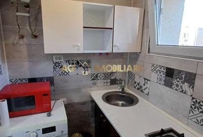 Garsonieră decomandată, mobilată în Titan - 4