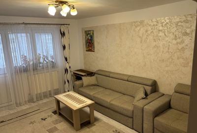 Apartament cu 3 camere decomandat în Crișan