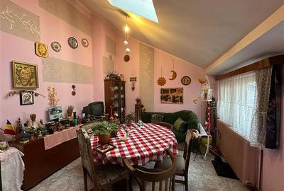 Casă individuală cu 7 camere cu Teren 900 Mp în Est - 16