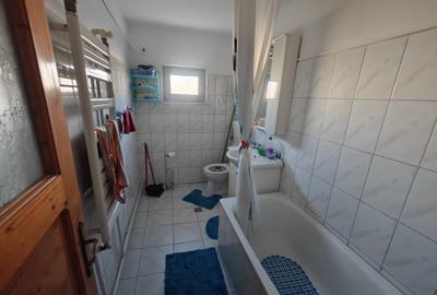 Apartament cu 3 camere ~ Zona Micro 3 / Iazul Morilor ~ cu imbunatatiri Apartament cu 3 camere ~ Zona Micro 3 / Iazul Morilor ~ cu imbunatatiri - 3