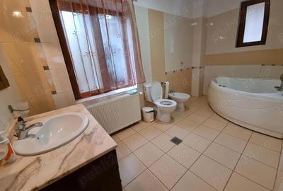 Casă cu 5 camere cu Canalizare în Central - 18