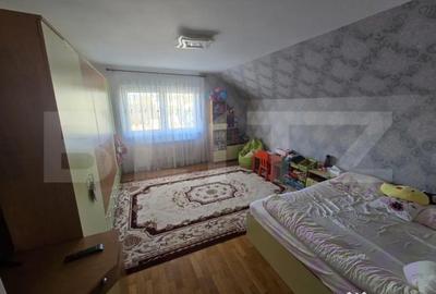 Casă cu 8 camere cu Teren 750 Mp în Micești - 1