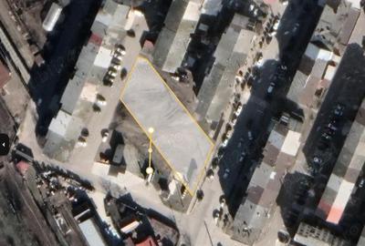 Teren de 1400 mp, în Central - 2