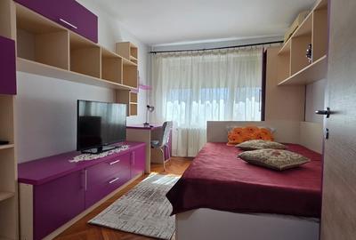 Apartament cu 3 camere decomandat în Berceni - 3