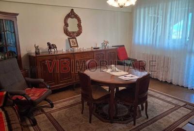 Apartament cu 4 camere decomandat în Pantelimon