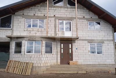 Casa individuala, la rosu, 3 camere, 226 mp, 500 mp de teren Casa individuala, la rosu, 3 camere, 226 mp, 500 mp de teren - 2