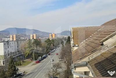 Apartament cu 5 camere decomandat în Trident - 14