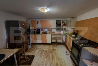 Casa cu 3 camere,baie, bucatarie,anexe.pivni?a teren 800 m - 12