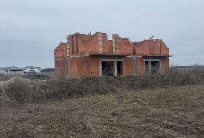 Casă cu 4 camere în Central - 2