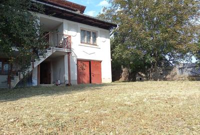 Casă cu 4 camere în Dolhești - 2