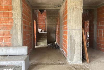 Casă cu 4 camere cu Teren 1800 Mp în Orașul Nou - 2