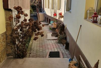 Casa zona Piata Unirii, 4 camere, teren 307 mp - 3