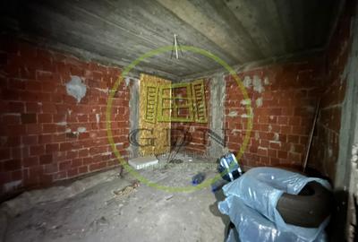 Casă individuală cu 10 camere cu Canalizare în Brazda lui Novac - 12